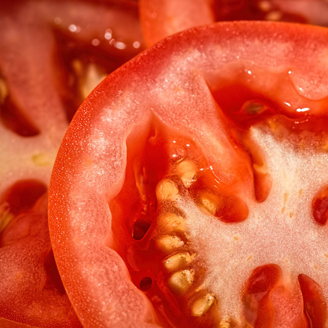 La tomate pour soulager ton teint de tomate.